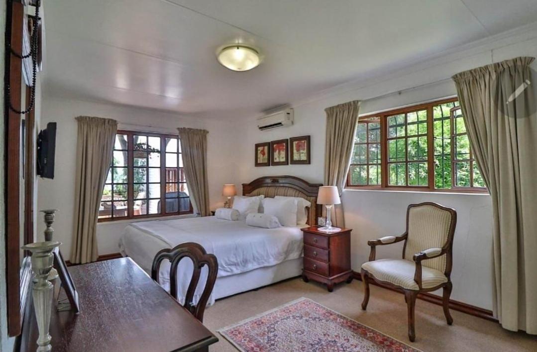 147@ Simon Bekker Kosmos Lodge *